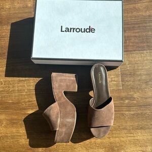 Larroude Miso Suede Brown, size 8, NEW - never worn